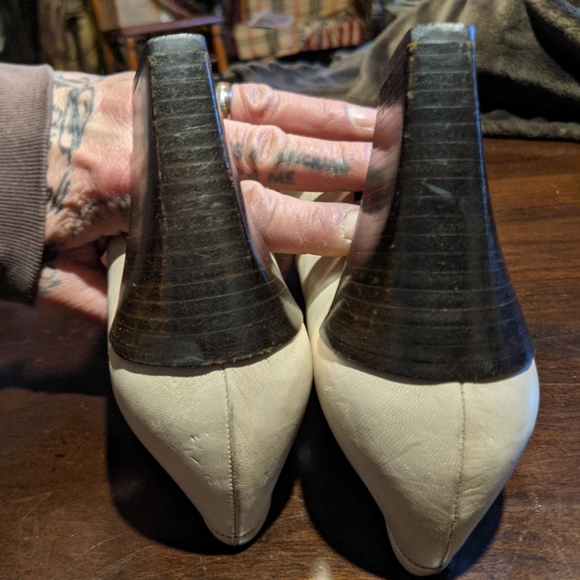 WOMENS PRADA SHOES - Picture 2 of 8